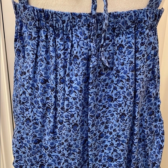 Old Navy Blue and White Relaxed Fit Camisole Tank Top Floral soft rayon NWOT - Picture 6 of 12